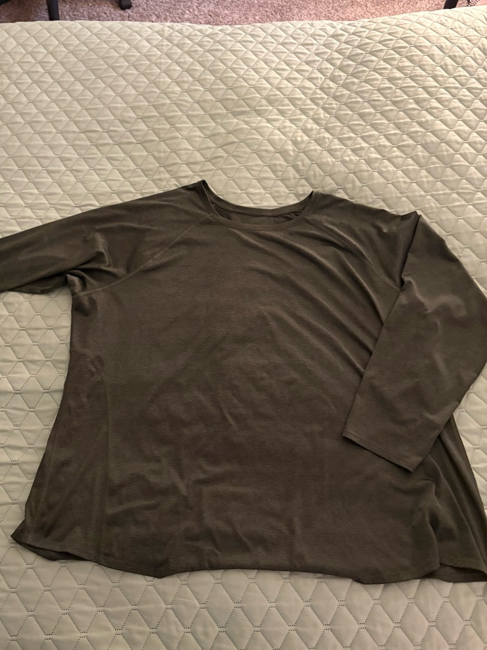Tek Gear Women’s 4X long sleeve top. Olive green